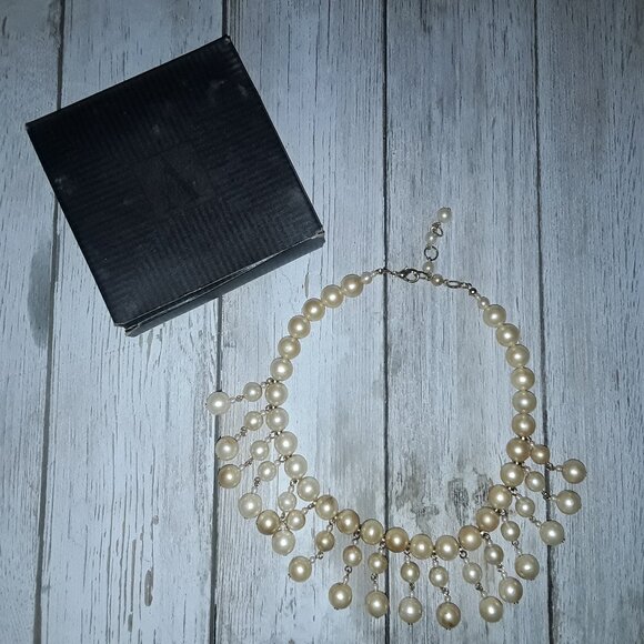 Avon Imitation Pearl Necklace 1990s - Picture 1 of 2